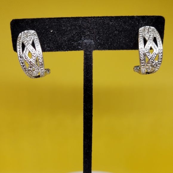 NWOT 18k WGP Diamond Accent Zig Zag Post Clip Earrings - Picture 1 of 8